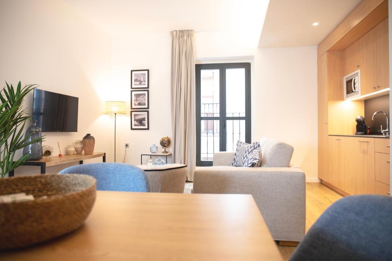 Nqn Aparts & Suites Sevilla Exteriör bild