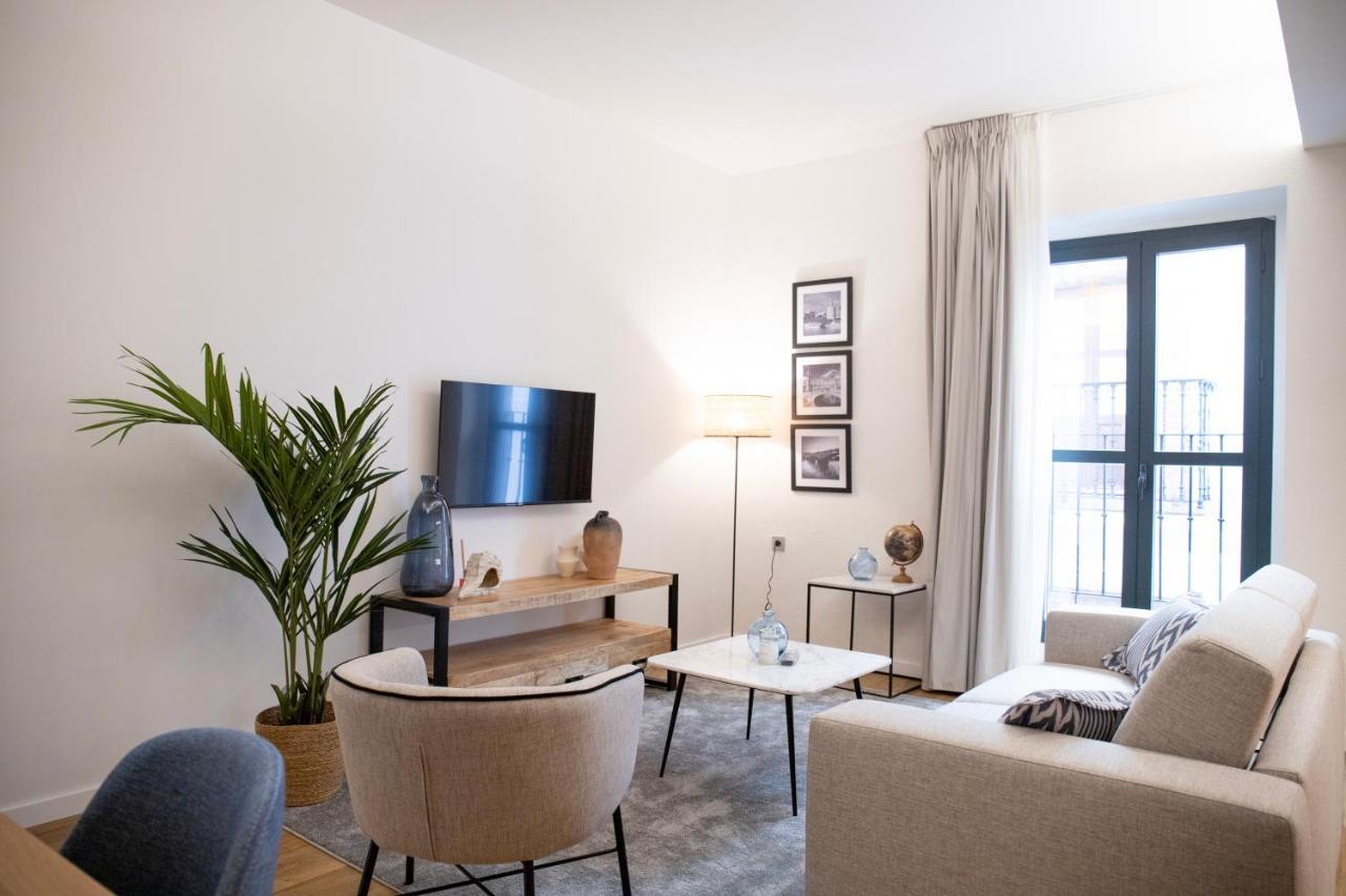 Nqn Aparts & Suites Sevilla Exteriör bild